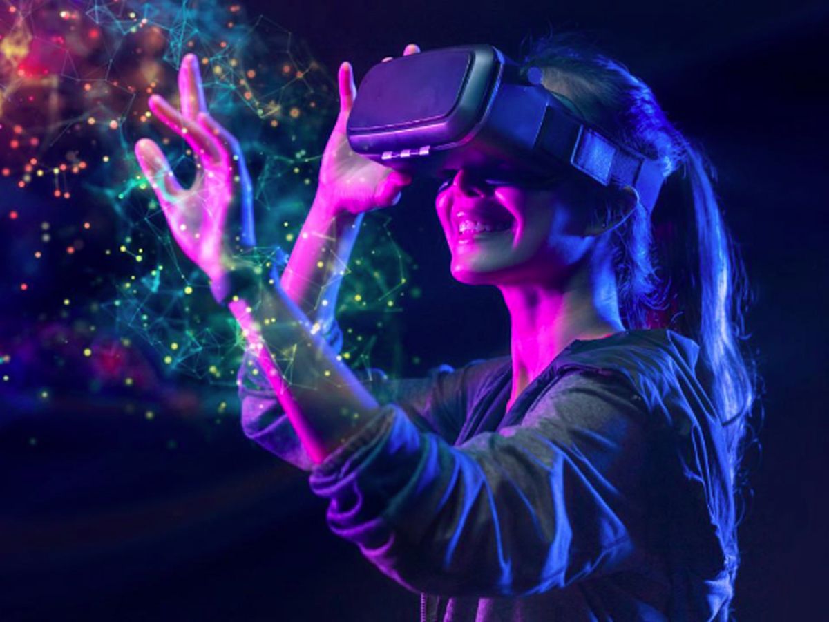 VR and Metaverse: Shaping Your Future at VRAcademi
